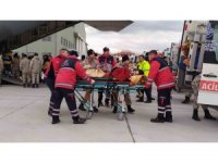 Deprem bölgesinden 53 yaralı daha İstanbul’a getirildi