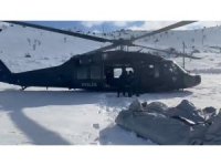 EGM deprem bölgesindeki köylere erzak ve çadır sevkiyatlarını aralıksız sürdürüyor