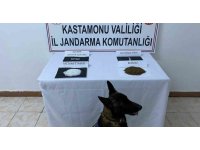 Yol kontrol sırasında durdurulan araçlarda uyuşturucu yakalandı: 6 gözaltı