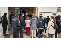 Aksaray’da depremden etkilenen ağır hasarlı 5 katlı bina tahliye edildi