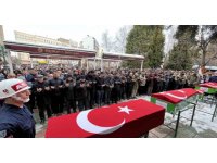 Depremde hayatını kaybeden uzman çavuş ve ailesi son yolculuğuna uğurlandı