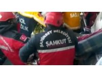Enkaz altındaki kadını 105’inci saatte ŞAHKUT ekipleri kurtardı
