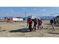 Kızılay gönüllüleri milletin yanında