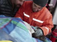 Hatay’da 96 saat sonra enkaz altından çıkartılan 8 yaşındaki Asya’nın ilk sözü "Bismillahirrahmanirrahim" oldu