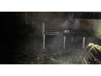 Kocaeli’de mobilya fabrikasının sünger deposu alevlere teslim oldu