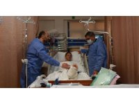 Denizli’ye getirilen depremzedelerin tedavileri sürüyor