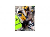 125 saat sonra enkazdan sağ çıkarıldı