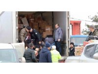 Emniyet müdürlüğü ekipleri 1 tır yardım malzemesi yolladı