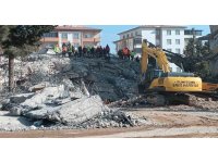 Ayşe-Mehmet Polat Sitesi’nde arama kurtarma çalışmaları 131 saattir sürüyor