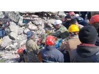 Canik ekibi 129 saat sonunca enkazdan çocuk kurtardı