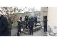 Bursa’da bir apartman kapıcısı kaldığı depoda ölü bulundu