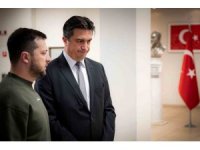 Zelenskiy, Türkiye’nin Kiev Büyükelçiliğini ziyaret etti