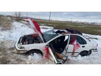 Kaza yapan gelin arabasındaki damat hayatını kaybetti