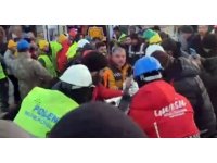 Depremden 5 gün sonra kurtarıldı, elindeki tespihle enkazdan çıkarıldı
