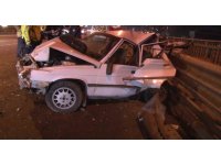 Ataşehir’de iki araç duraklama yapan otomobile çarptı: 4 yaralı