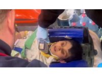 156. saatte kurtarılan 9 yaşındaki Semih helikopterle hastaneye sevk edildi