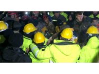 Genç kız 159 saat sonra enkazdan sağ olarak çıkartıldı