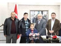 Kendi küçük, yüreği büyük