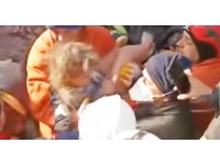 Simav İtfaiye Müdürlüğü ekibi 150 saat sonra 8 yaşındaki küçük kızı enkazdan sağ olarak çıkardı