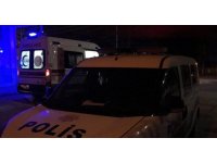 Sokak ortasında silahla vuruldu