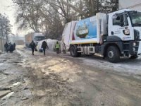 Karesi Belediyesi temizlik ekibi deprem bölgesinde