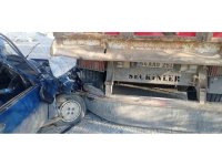 Park halindeki kamyona çarpan otomobildeki yolcu öldü