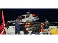 İzmir açıklarında 45 düzensiz göçmen kurtarıldı