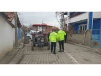 Traktörden düşen kadın yaralandı