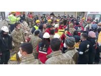 28’inci Mekanize Piyade Tümen Komutanlığı Hatay’da bir genci sağ olarak kurtardı