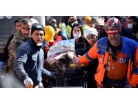 Mersin itfaiyesi 202’nci saatte Emine Akgül’ü kurtardı