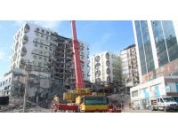 Diyarbakır’da 3 enkazda çalışmalar sürüyor