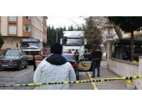 Pendik’te yol verme kavgası: Yardım tırının yanındakilere silahla ateş açtı