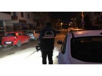 Evinin önünde silahla vuruldu