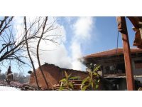 Kontrol için doktora giden yaşlı kadının evi yandı