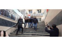 Pendik’te yardım tırının yanındaki vatandaşı silahla yaralayan şüpheli adliyeye sevk edildi