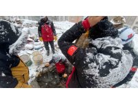 Çinli arama kurtarma görevlilerine otlu peynir ikram etmişlerdi, yeni görüntüleri çıktı