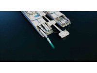 Tatvan’da feribota yükleme yapılırken vagonlar göle düştü