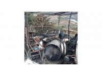 Soba bacasından sıçrayan kıvılcım, evin çatısını küle döndürdü