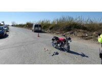 Manavgat’ta hafif ticari araçla motosiklet çarpıştı: 1 yaralı