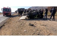 Lastiği patlayan otomobil takla attı: 2 yaralı