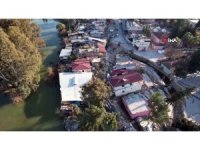 Hatay’da fay hattının geçtiği köy ikiye bölündü, evler yerin dibine 3 metre düştü