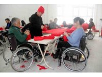 Engelliler depremzedeler için dikiş makinelerinin başına geçti