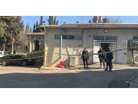 Cinnet getiren polis önce oğlunu sonra kendisi vurdu