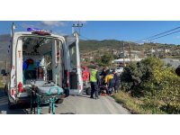 Gazipaşa’da motosikletle otomobilin çarpıştığı kazada araçlar alev aldı: 1 yaralı