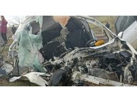 Köpeği ezmemek isterken karşı şeride geçip kamyonla çarpıştı: 1 yaralı