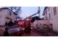 Camide çıkan yangın korkuttu