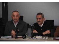 Bakan Çavuşoğlu: "Devlet, millet el ele vererek tüm deprem bölgelerini ayağa kaldırmamız gerekiyor"