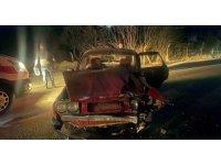 Manisa’da iki otomobil kafa kafaya çarpıştı: 8 yaralı