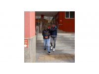 TEM’de durdurulan bir araçtan 4 kaçak göçmen çıktı