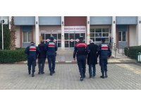 Aydın’da aranan şahıslar jandarmaya takıldı